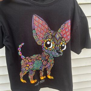 Chihuahua Textured Graphic T-Shirt